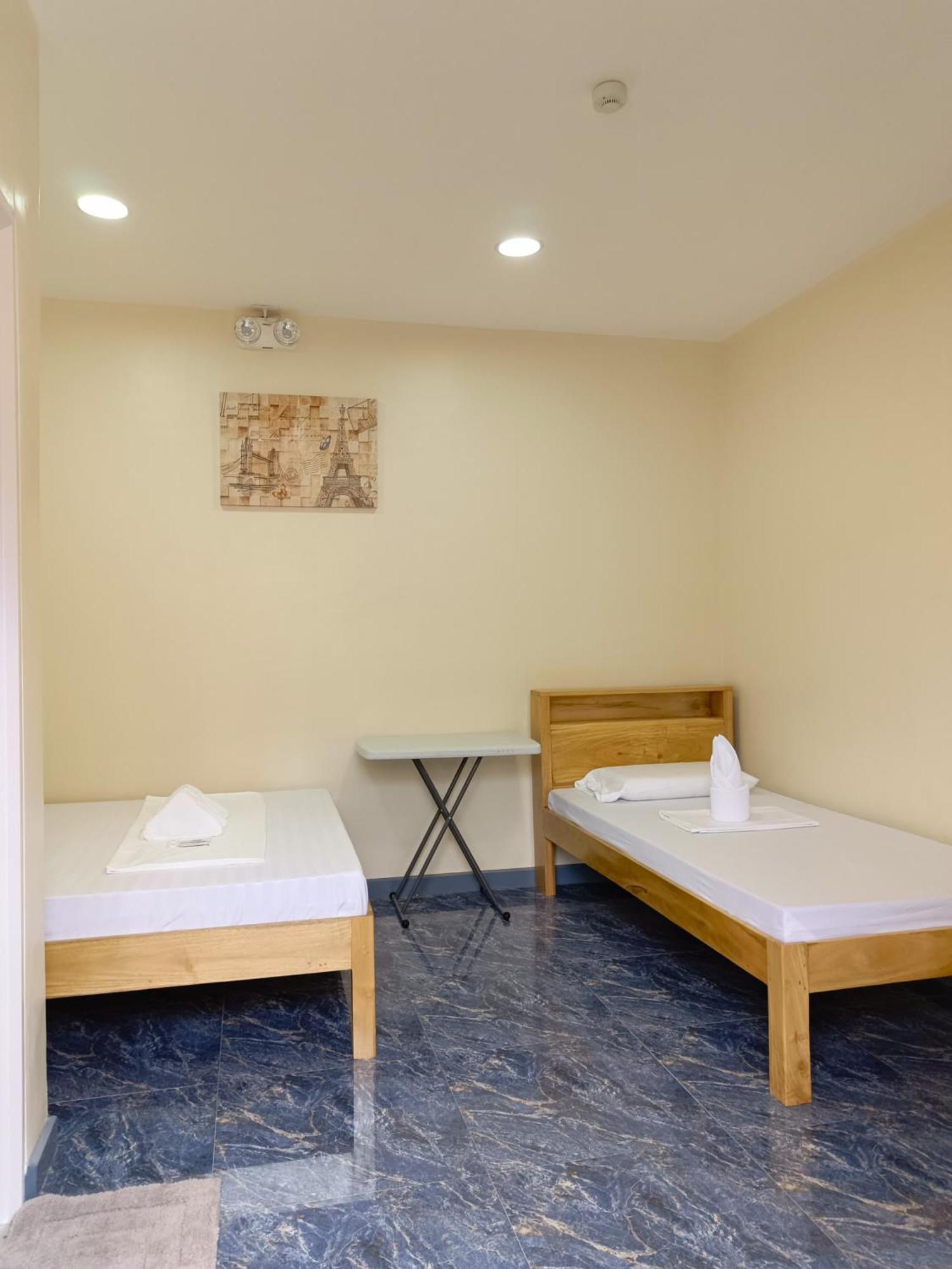3 Sisters Guest House 1 몰볼 외부 사진